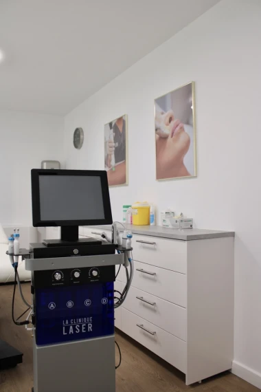 Soin de la peau : nettoyage dermatologique Hydroderma
